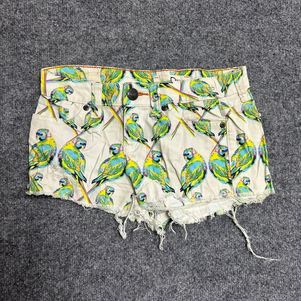 Dittos Shorts Womens Size 28 White Parrot Print Frayed Hem Denim Cutoff Casual